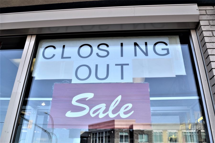 </who>The sign in the window of Golden Gems Jewellery in Rutland says it all.