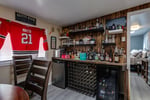 BRIGHT 3-BEDROOM HOME NEAR LAKE AND WINERIES Photo