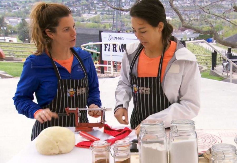 <who>Photo Credit: Screenshot</who>Only 2 teams decided to try their luck at pie making at Davison Orchards.