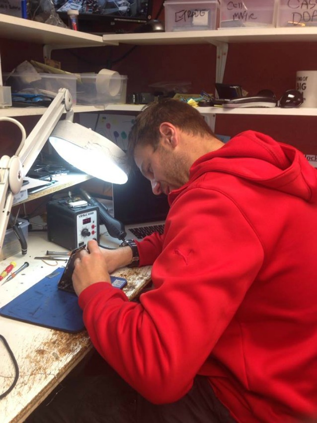 Sebastiaan Pynappels of Kelowna Cell Repair.