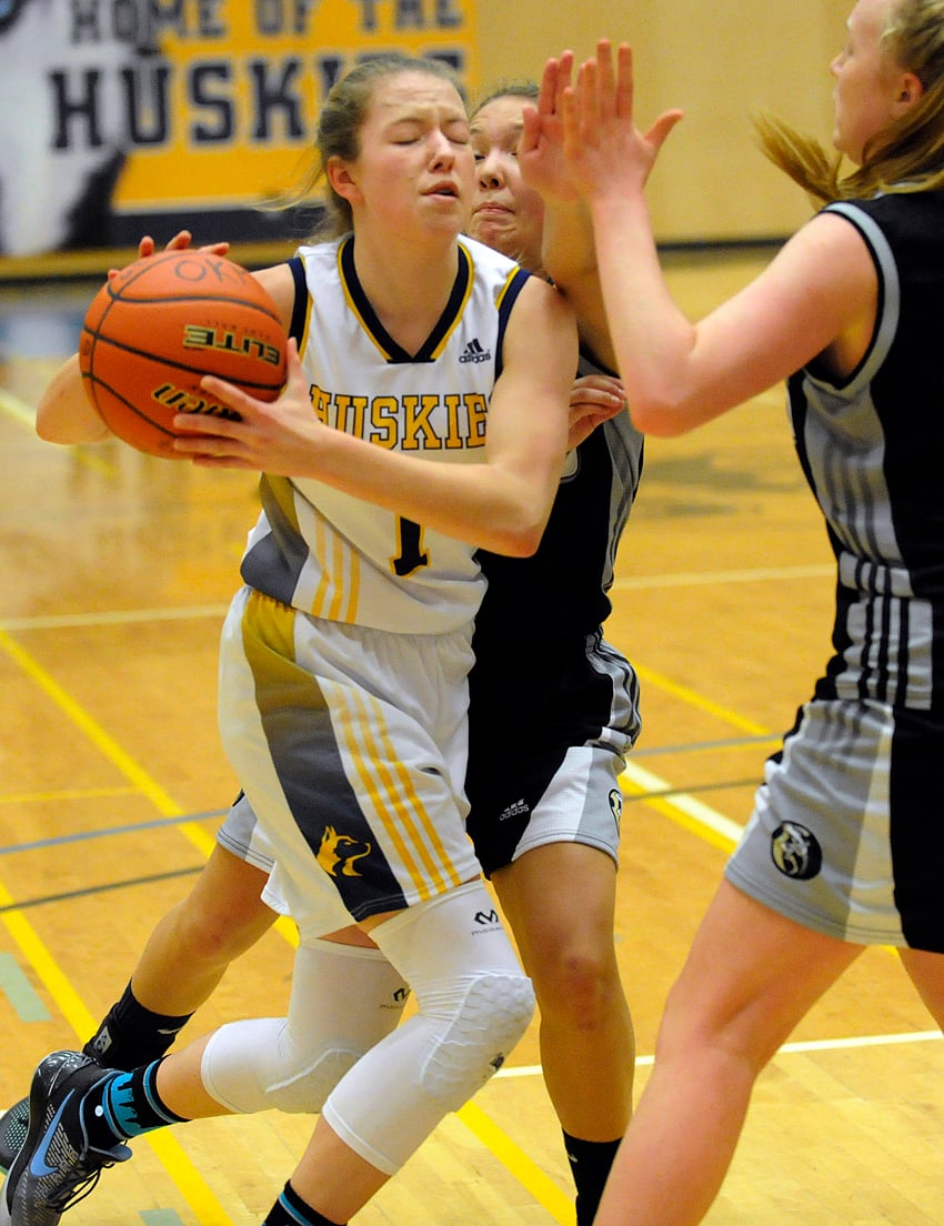 <who>Photo Credit: Lorne White/KelownaNow </who>Lily Pink's six three-pointers led OKM in its opening Valley win over Sahali of Kamloops.