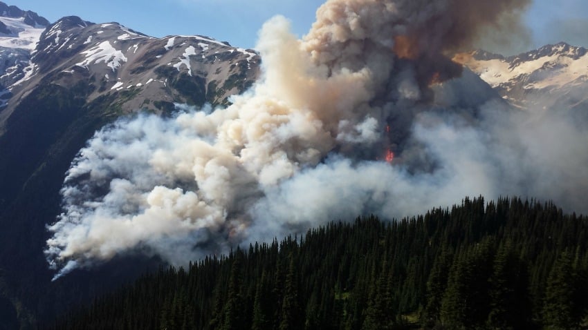 <who> Photo Credit: BC Wildfire Service </who> The Boulder Creek wildfire in 2015.