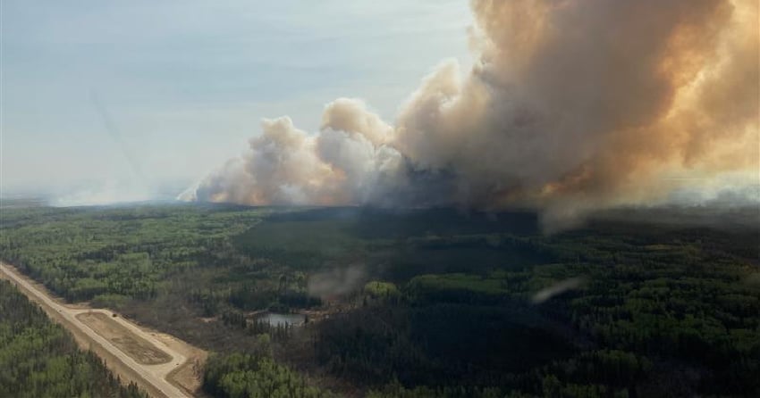 2 wildfires in northeastern BC nearly doubled in size over the weekend: BCWS