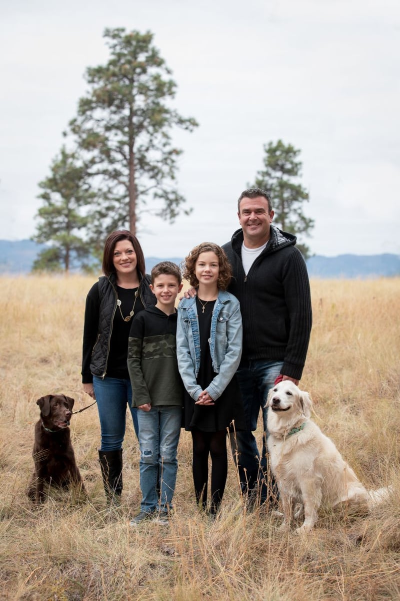 </who>Reagan and Paul Johnston and their kids, Rohnan, 8, and Makenna, 10, moved to Lake Country from Calgary this summer with their dogs, Lily, the chocolate Labrador retriever, and Tori, the golden retriever.