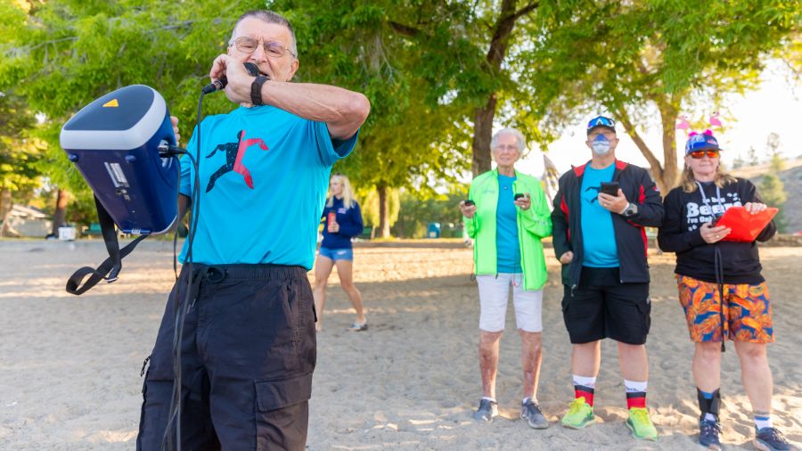 <who>Photo Credit: NowMedia/Gord Goble</who> The amazing Steve King (left) on Day 1