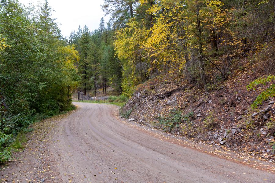 <who>Photo Credit: NowMedia</who> Garnet Valley Road, north of Summerland
