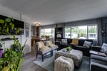 BRIGHT 3-BEDROOM HOME NEAR LAKE AND WINERIES Photo
