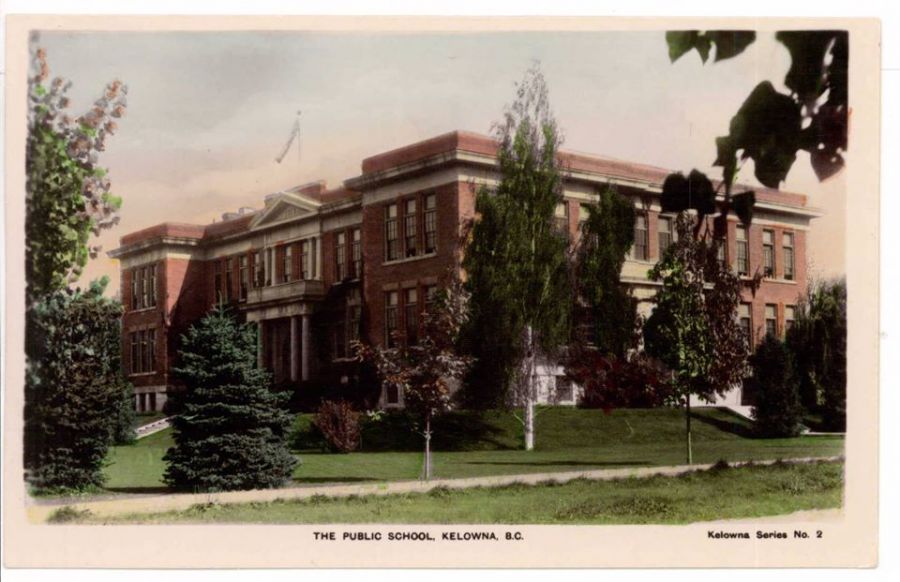 <who>Photo Credit: Old Kelowna</who>Central Elementary School (1920/colourized)
