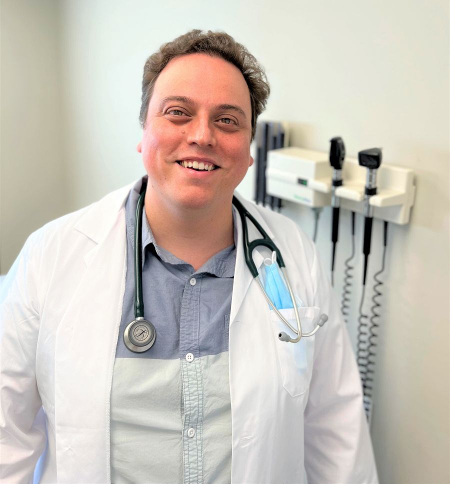 </who>Kelowna family physician Dr. Joshua Nordine had his hospital privileges revoked because he's unvaccinated, yet he can work his family practice because it's at a private clinic.