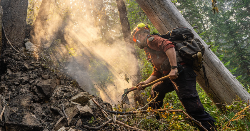 Planned burn could have killed trapped firefighters, says BC safety report