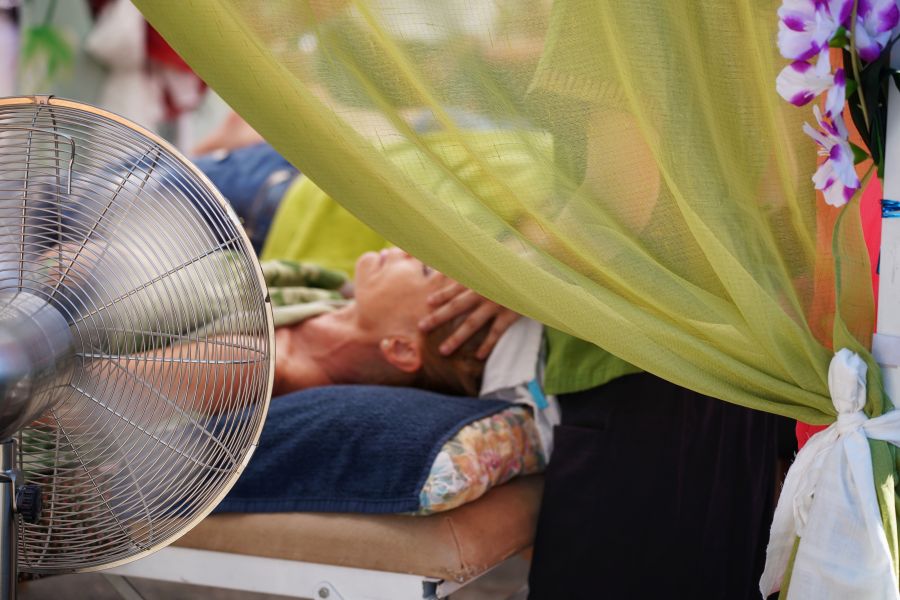 </who>Using an electric fan at 35C and higher can actually cause your body to get hotter, not cooler.