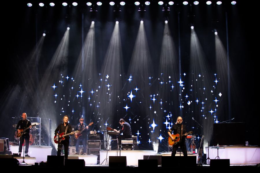 <who>Photo credit: Jay Wallace</who>Blue Rodeo