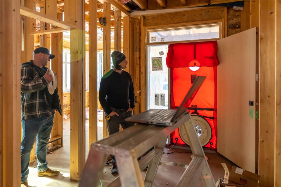</who>Air tightness test in the Wilden Living Lab home.