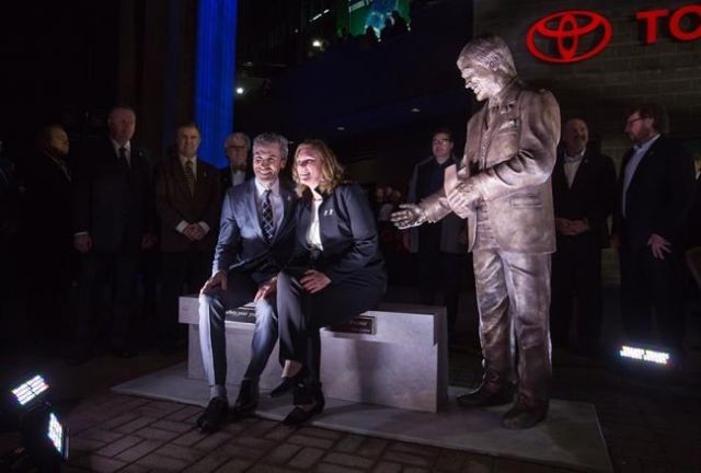 <who> Photo Credit: Facebook. </who> Canuck's President Trevor Linden sits on "Pat's Bench."