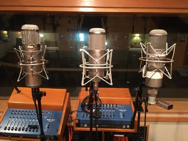 <who>Photo Credit: Facebook Advanced Audio Mics </who>Dave Thomas, owner and CEO of Advanced Audio Microphones, is humbled that his products are being used by recording artists such as Elvis Costello, Harry Connick Jr., Jennifer Lopez and Lady Antebellum.