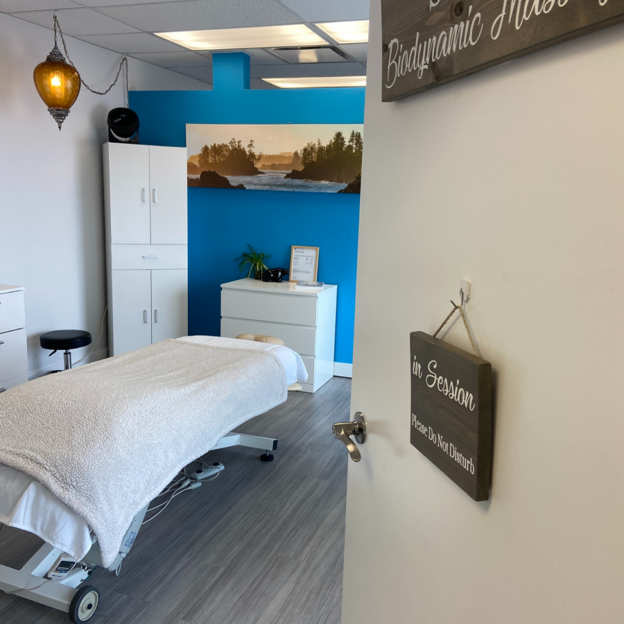 The treatment room space is relaxing and private for patients.