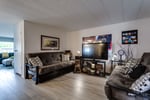 BRIGHT 3-BEDROOM HOME NEAR LAKE AND WINERIES Photo