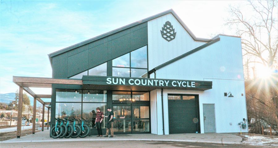 </who>The new Sun Country location is at 16500 Kalamalka Road in Coldstream.