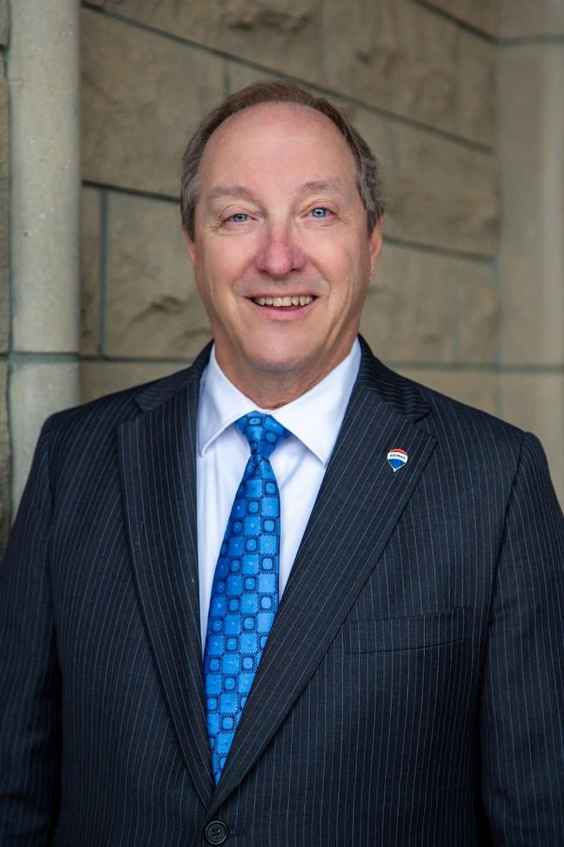 </who>Elton Ash is the Kelowna-based executive vice-president of ReMax Canada.