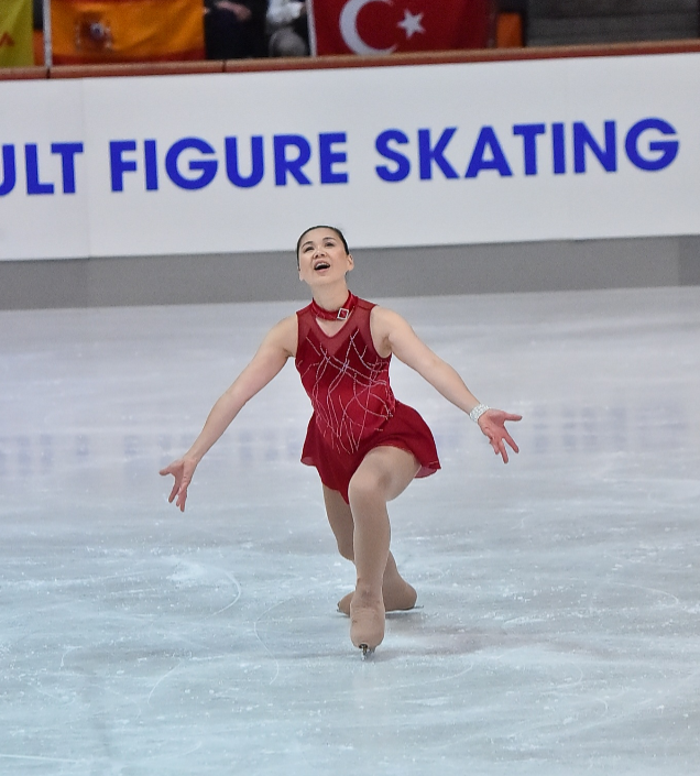 <who>Photo Credit: Contributed</who>Donna Bergvinson skates to a gold medal in Germany.