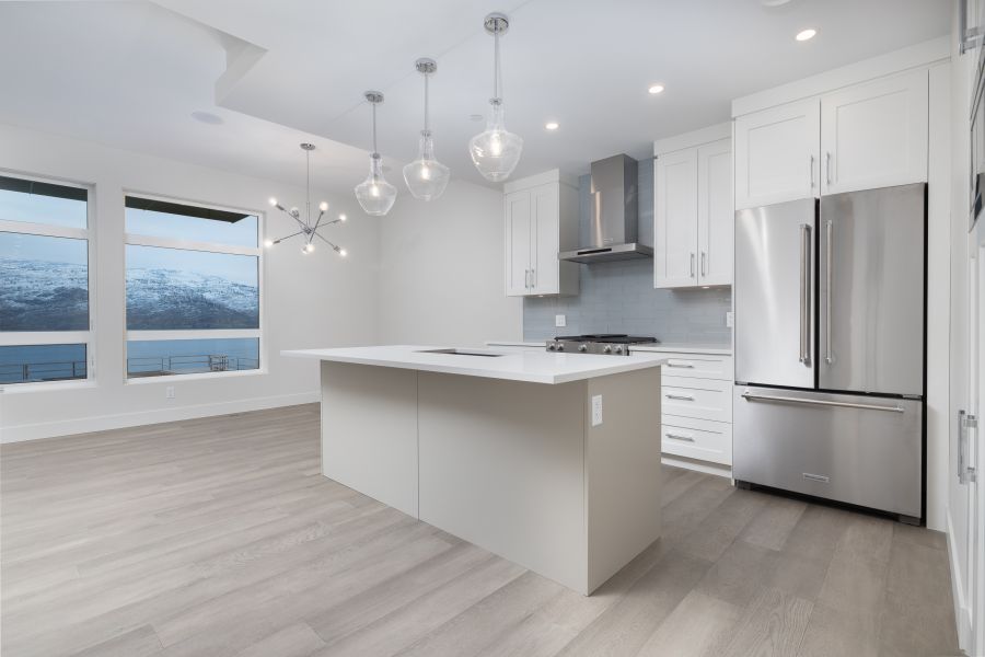 <who> Photo Contributed by Somerset Reach </who> Bright Walk-up kitchen.
