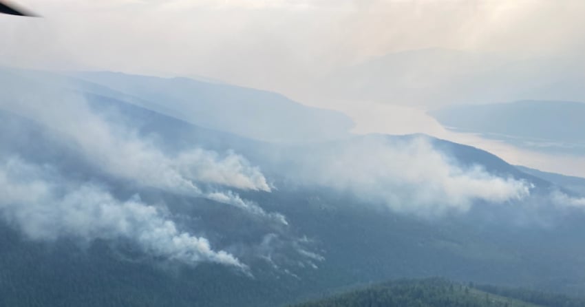 <who> Photo Credit: BCWS</who> View of Octopus Creek wildfire on Aug.15