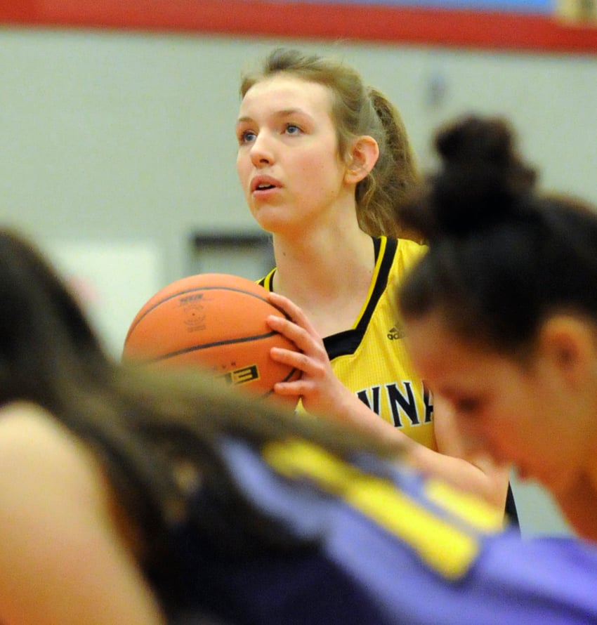 <who>Photo Credit: Lorne White/KelownaNow </who>Jordan Kemper scored 25 points in two games or the Owls at the Valley championship tournament.