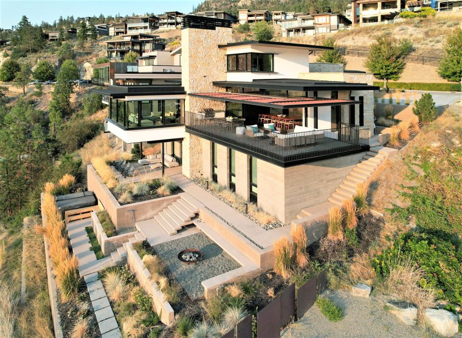 </who>This hillside marvel called 'modern family villa' built by Frame Custom Homes is a finalist in the 'best detached custom home 4,001-5,000 square feet' category of the 2023 National Housing Awards.