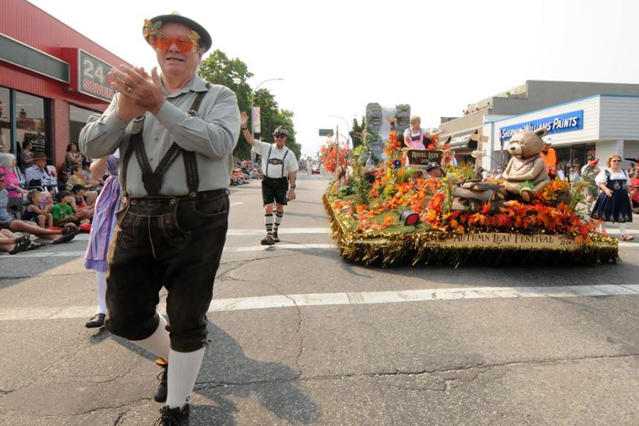<who>Photo Credit: Facebook Penticton Peach Festival </who>Another big crowd is expected to attend the Penticton Peach Festival parade, set for Saturday morning.
