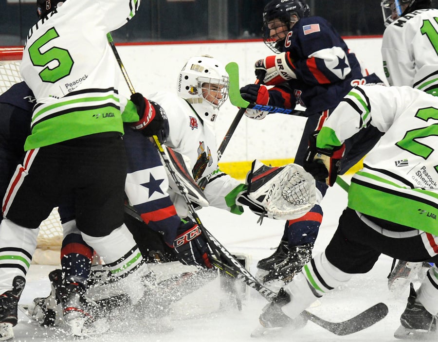 The Chiefs' Braeden Mitchell stopped 24 of 26 shots to earn his seventh win in eight starts this season.