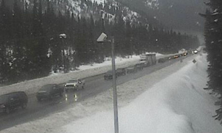 <who>Photo Credit: DriveBC</who>Hwy 3 at Allison Pass
