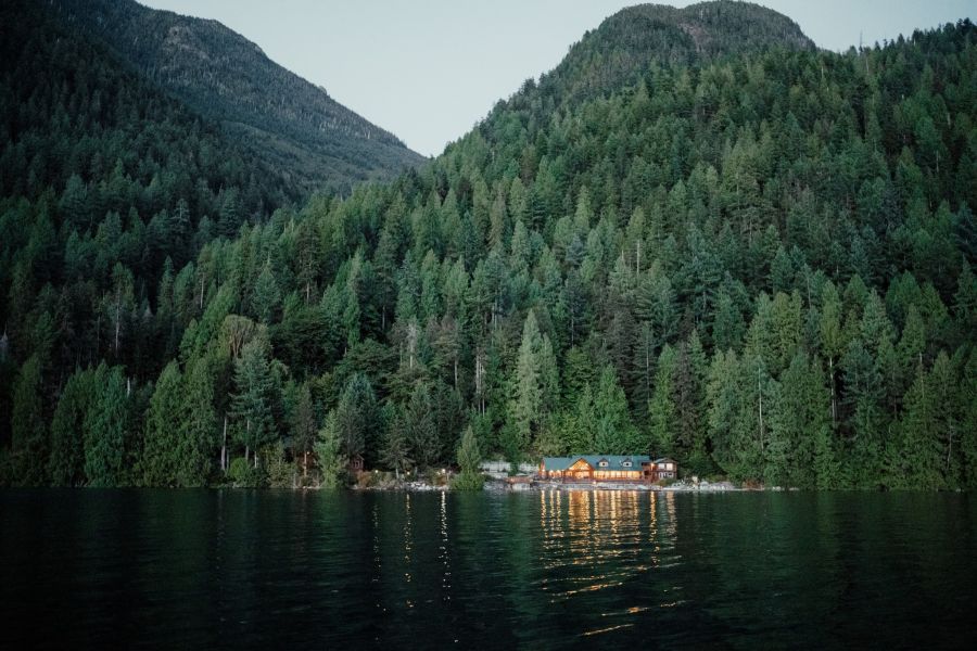 <who>Klahoose Wilderness Resort