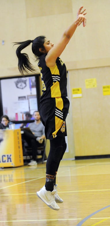 <who>Photo Credit: Lorne White/NowMedia </who>Japleen Chapal of the Owls won the three-point contest.