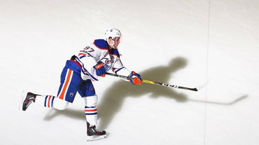 <who>Photo Credit: CCM</who>Connor McDavid uses CCM equipment.