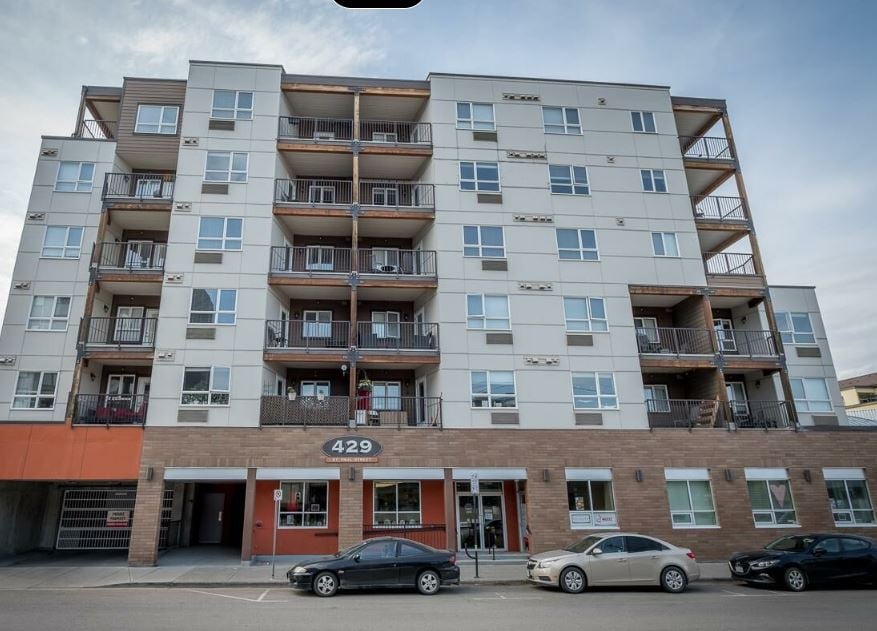 </who>A 909-square-foot, two-bedroom, two-bathroom unit in this building on St. Paul Street is listed for sale for $379,900, which is just a little more than the $373,400 benchmark selling price for a typical condominium in Kamloops in April.