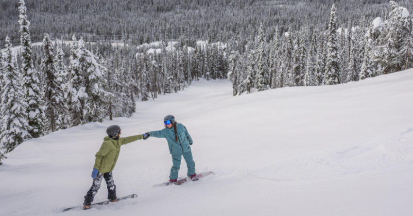 Big White: Calm winds, fresh snow, base at 247 cm