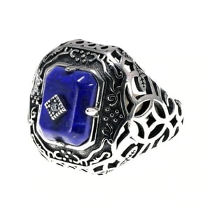 Anello in lapislazzuli ispirato a Vampire Diaries.