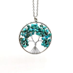 Collana in turchese con albero della vita.