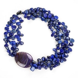 Collana di lapislazzuli e agata viola.