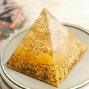 Orgonite Piramide Citrino 4-7 cm