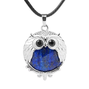 Collana in lapislazzuli con ciondolo a forma di gufo