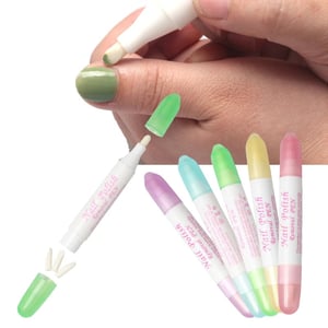 Penna per correggere la vernice