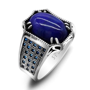 Anello in argento con lapislazzuli e zirconi.