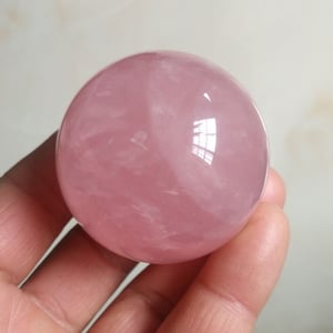 Sfera di quarzo rosa