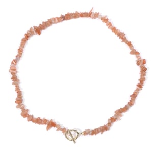 Collana di scaglie di pietra solare