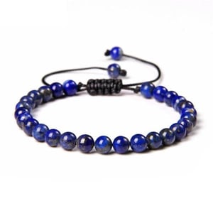 Bracciale in lapislazzuli su cordoncino.
