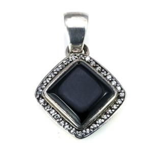 Collana in onice e argento antico.