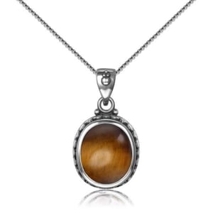 Ciondolo in argento 925 con occhio di tigre.