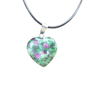 Collana con cuore in zoïsite di rubino