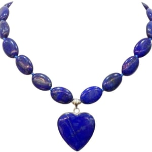 Collana con cuore in lapislazzuli